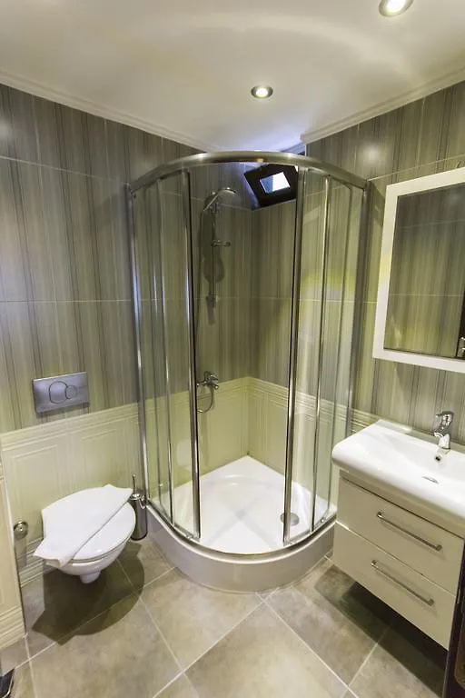 Aytur Suites Harbiye İstanbul 2*,
